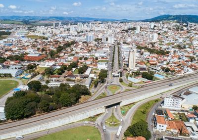 Peão de Congonhal é o grande campeão em montaria de touros no rodeio de  Barretos