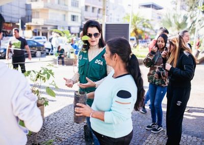 Educa&ccedil;&atilde;o ambiental, plantio de &aacute;rvores e mobiliza&ccedil;&atilde;o coletiva na cidade pela preserva&ccedil;&atilde;o ambiental