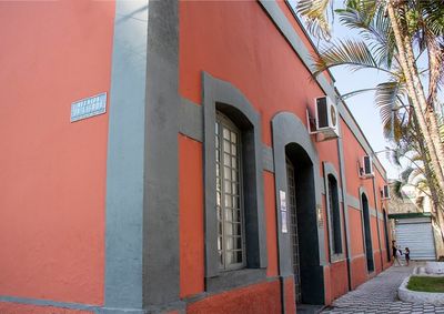 Programa&ccedil;&atilde;o come&ccedil;a na quinta-feira com show de humorista no Teatro. S&aacute;bado tem MPB com grupo Mak&aacute;rios
