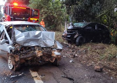  Acidente foi entre um Chevrolet Onix e um Volkswagen Gol , na BR-265, em Lavras 