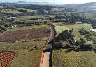 Obra corresponde &agrave; segunda etapa do asfaltamento que liga o bairro rural ao distrito do Pantaninho