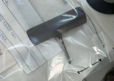 Vizinhos bebiam em casa, quando partiram para a briga. Golpe atingiu globo ocular e h&aacute; risco de perder vis&atilde;o&nbsp;