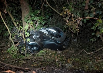 O motociclista teve ferimentos, foi socorrido pelo Samu e levado para hospital em Itajub&aacute;