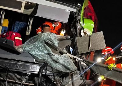 Acidente foi na rodovia Fern&atilde;o Dias e  deixou um morto e dois feridos na madrugada desta ter&ccedil;a-feira