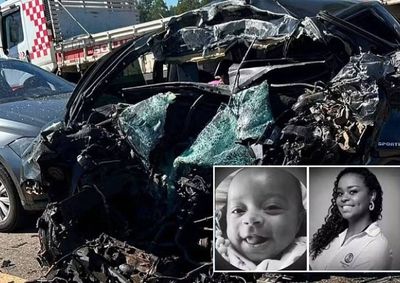 Crian&ccedil;a foi socorrida em estado grave e levada a hospital, mas n&atilde;o resistiu. A m&atilde;e de 24 anos morreu no local