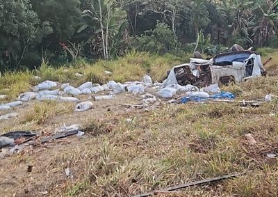 Ve&iacute;culo estava carregado com 153 sacas de caf&eacute; retiradas de galp&atilde;o armazenador da cidade