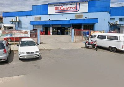 Criminosos n&atilde;o conseguiram acessar o cofre, mas fugiram com bebidas e celulares dos funcion&aacute;rios
