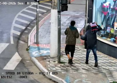 Eles agiam na madrugada e foram presos em flagrante pela Pol&iacute;cia Militar. Veja v&iacute;deo