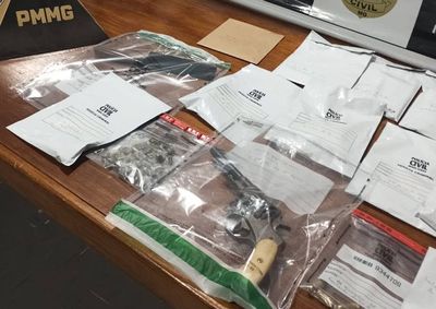 PCMG e PMMG cumpriram 13 mandados em opera&ccedil;&atilde;o conjunta. Drogas, arma e muni&ccedil;&otilde;es apreendidas