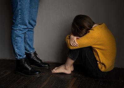 Dados recentes apontam crescimento das den&uacute;ncias; especialistas explicam como identificar sinais e agir diante de suspeitas