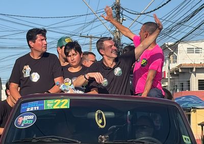 Ex-prefeito percorreu as ruas da cidade neste s&aacute;bado (26/09) e recebeu manifesta&ccedil;&otilde;es de apoio &agrave; sua candidatura a deputado federal