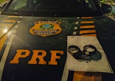Ele foi abordado no km 310 da rodovia, na noite de s&aacute;bado (26)