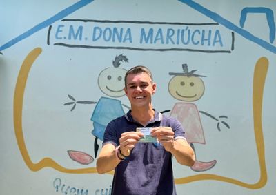 O candidato a deputado federal votou no in&iacute;cio da tarde deste domingo na Escola Dona Mari&uacute;cha, no bairro Santo Amaro. 