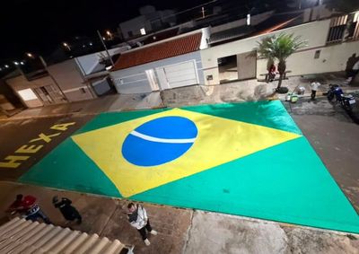 Iniciativa organizada por vizinhos uniu moradores e levou dois dias para ser conclu&iacute;da