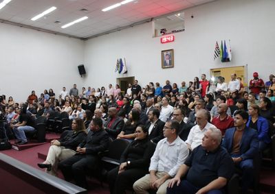 Cerim&ocirc;nia pelos 132 anos da cidade homenageou 21 pessoas pelos relevantes servi&ccedil;os prestados a Rio das Pedras.