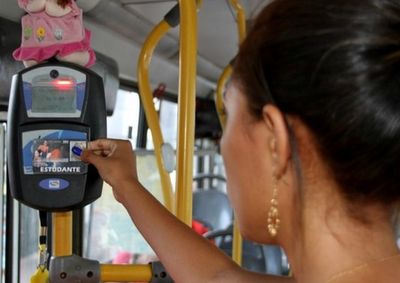 Usu&aacute;rios j&aacute; cadastrados devem entregar a nova declara&ccedil;&atilde;o de curso at&eacute; 10 de agosto para garantir a continuidade do benef&iacute;cio.
