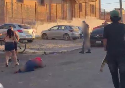 Homem de 37 anos foi atingido por disparos efetuados por um policial militar durante uma briga no evento. 