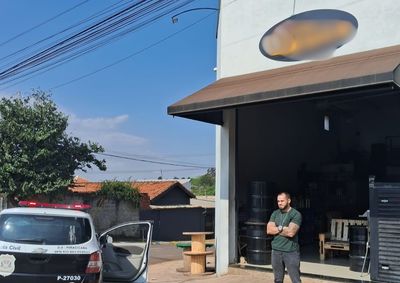 Segundo a Pol&iacute;cia Civil, o local funcionava sem alvar&aacute;s e era alvo de reclama&ccedil;&otilde;es de moradores sobre aglomera&ccedil;&atilde;o e som alto.