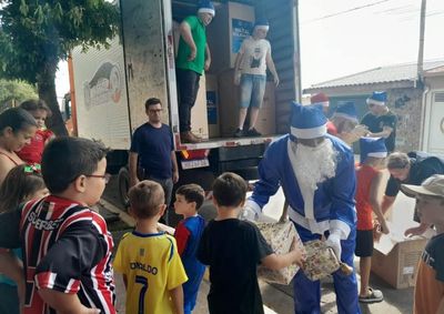 Campanha chega &agrave; quarta edi&ccedil;&atilde;o e recebe brinquedos novos ou usados em bom estado em dezenas de pontos espalhados pela cidade