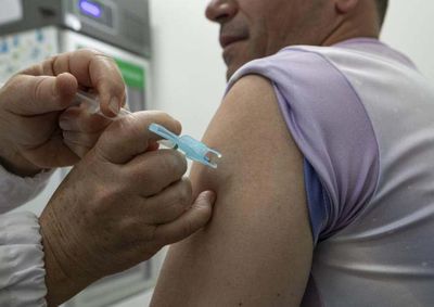 Infec&ccedil;&atilde;o ocorre quando os esporos entram no organismo por meio de ferimentos, cortes, perfura&ccedil;&otilde;es, queimaduras ou les&otilde;es causadas por objetos contaminados