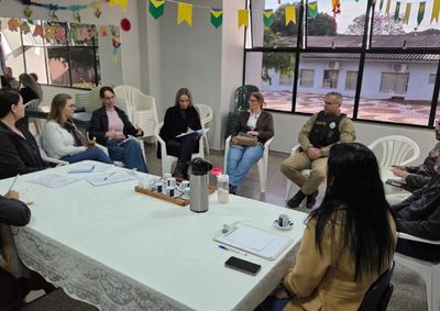 Grupo debateu o alinhamento de experi&ecirc;ncias e metodologias para a cria&ccedil;&atilde;o do novo fluxo de assist&ecirc;ncia no munic&iacute;pio