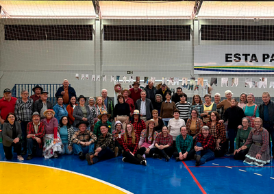 A programa&ccedil;&atilde;o contou com diversas atra&ccedil;&otilde;es t&iacute;picas da &eacute;poca, incluindo comidas tradicionais, m&uacute;sica, decora&ccedil;&atilde;o tem&aacute;tica e atividades recreativas