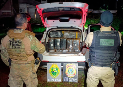 Ve&iacute;culo utilizado pelos criminosos possu&iacute;a placas clonadas e registro de furto 