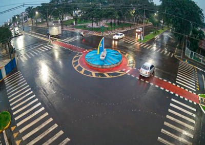 A chuva perde for&ccedil;a ao longo do dia, mas as nuvens continuam predominando