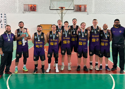 Equipe santa-helenense encerrou a fase regional com tr&ecirc;s vit&oacute;rias em quatro jogos e disputar&aacute; a S&eacute;rie Prata da etapa macrorregional 