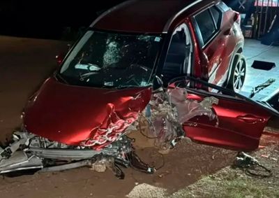Tr&ecirc;s pessoas ficaram feridas em um grave acidente envolvendo tr&ecirc;s ve&iacute;culos; congestionamento passou de 10 quil&ocirc;metros