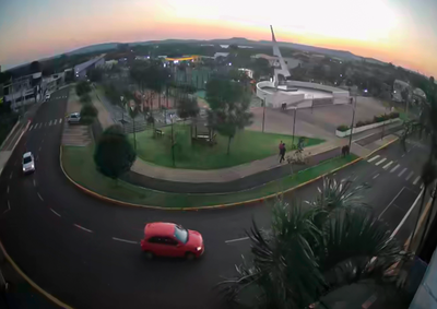 Massa de ar seco mant&eacute;m o tempo firme durante o dia, com m&aacute;xima de 28&deg;C; mudan&ccedil;a no tempo &eacute; esperada entre a noite e a madrugada