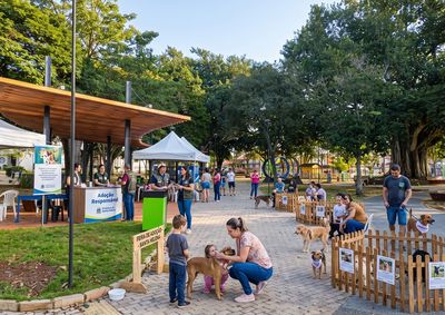 Feira ser&aacute; realizada neste s&aacute;bado, na Pra&ccedil;a Central, com animais do Canil Municipal dispon&iacute;veis para ado&ccedil;&atilde;o gratuita mediante apresenta&ccedil;&atilde;o de documentos