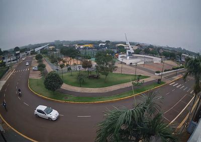 Temperaturas variam entre 19&deg;C e 27&deg;C nesta quarta-feira; nebulosidade aumenta ao longo do dia e pancadas isoladas podem ocorrer