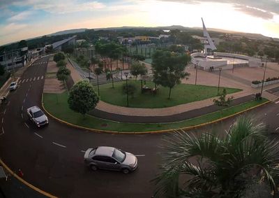 A ter&ccedil;a-feira ser&aacute; quente e com chuva isolada, mas a previs&atilde;o indica que os volumes de precipita&ccedil;&atilde;o aumentam a partir de quarta-feira