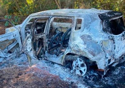 Ford Ka roubado em Mercedes foi encontrado em Marip&aacute;; Jeep queimado em Assis Chateaubriand pode ter rela&ccedil;&atilde;o com roubo em Nova Santa Rosa