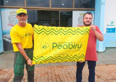 Gilles Verrecchia j&aacute; caminhou cerca de 1.000 quil&ocirc;metros e passou por munic&iacute;pios da regi&atilde;o antes de seguir rumo a Foz do Igua&ccedil;u e outros pa&iacute;ses