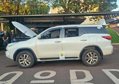 Motorista disse que receberia R$ 1,5 mil para levar a caminhonete ao Paraguai; PM encontrou um bloqueador de sinal instalado sob o volante