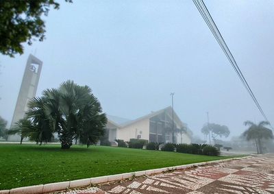 Ap&oacute;s amanhecer mais fresco, tempo fica est&aacute;vel e sol predomina nesta quarta-feira (2) no munic&iacute;pio