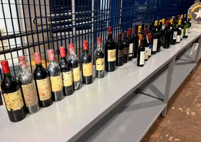 Carga com aproximadamente 45 garrafas de bebidas estrangeiras de alto valor estava sem documenta&ccedil;&atilde;o de entrada regular no pa&iacute;s