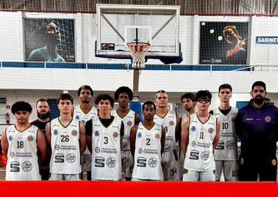 Equipe santa-helenense encerrou a segunda fase com duas vit&oacute;rias e garantiu presen&ccedil;a na etapa decisiva do estadual