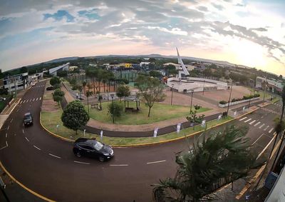 Simepar prev&ecirc; 14,6 mm de chuva, rajadas de at&eacute; 50 km/h e possibilidade de temporais ao longo do dia