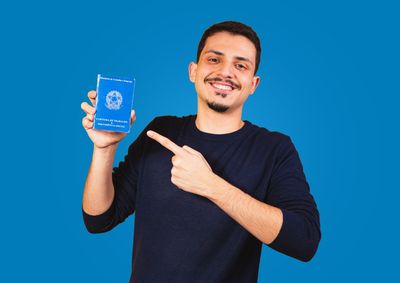 &Eacute; necess&aacute;rio que os interessados compare&ccedil;am presencialmente na ag&ecirc;ncia tendo em m&atilde;os os documentos pessoais da Carteira de Trabalho, RG e CPF