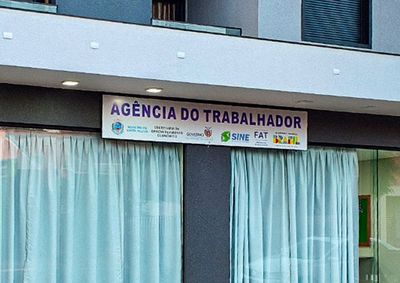 &Eacute; necess&aacute;rio que os interessados compare&ccedil;am presencialmente na ag&ecirc;ncia tendo em m&atilde;os os documentos pessoais da Carteira de Trabalho, RG e CPF