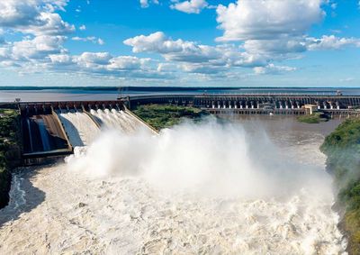Itaipu prev&ecirc; chuvas de at&eacute; 350 mil&iacute;metros at&eacute; o dia 30 de outubro e monitora rios da regi&atilde;o