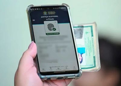 Consulta pode ser feita pelo e-T&iacute;tulo ou pelo site do TSE; mudan&ccedil;as de endere&ccedil;o em algumas se&ccedil;&otilde;es motivam orienta&ccedil;&atilde;o aos eleitores