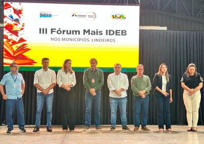 Encontro reuniu cerca de 850 profissionais da educa&ccedil;&atilde;o para atividades de forma&ccedil;&atilde;o continuada no Balne&aacute;rio Terra das &Aacute;guas