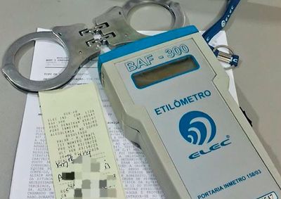 Condutor de 52 anos apresentou 0,47 mg/L no teste do baf&ocirc;metro e tamb&eacute;m responder&aacute; por resist&ecirc;ncia, desobedi&ecirc;ncia e desacato