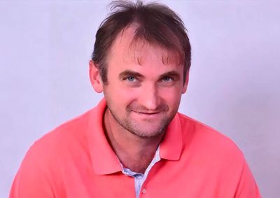 Celso Luiz Storch, de 51 anos, foi surpreendido por disparos durante o retorno de uma pescaria; mulher que estava com ele segue internada em estado grave