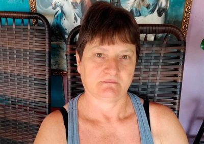 Beatriz Flach, de 61 anos, morreu nesta ter&ccedil;a-feira (20). Terceiro ocupante da caminhonete segue internado na UTI