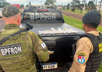 Suspeita informou que receberia R$ 200 pelo transporte dos produtos; os medicamentos foram encaminhados &agrave; Receita Federal e a mulher &agrave; Delegacia da PF